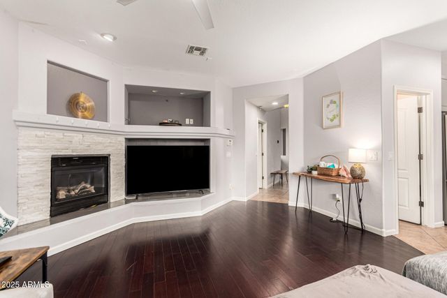 6409 W LUCIA Drive, Phoenix, AZ 85083