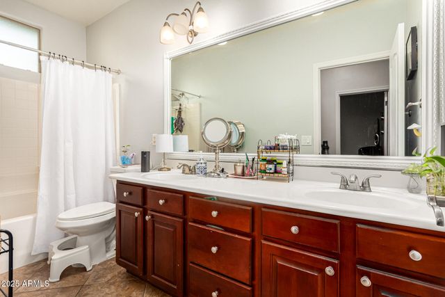 6409 W LUCIA Drive, Phoenix, AZ 85083