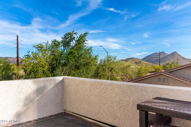 6409 W LUCIA Drive, Phoenix, AZ 85083