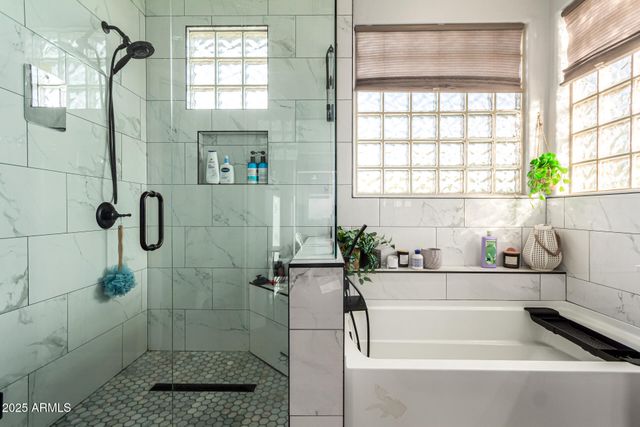 6409 W LUCIA Drive, Phoenix, AZ 85083