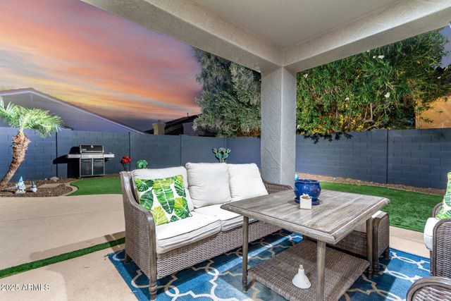 6409 W LUCIA Drive, Phoenix, AZ 85083