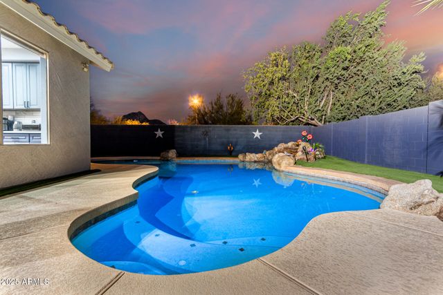 6409 W LUCIA Drive, Phoenix, AZ 85083