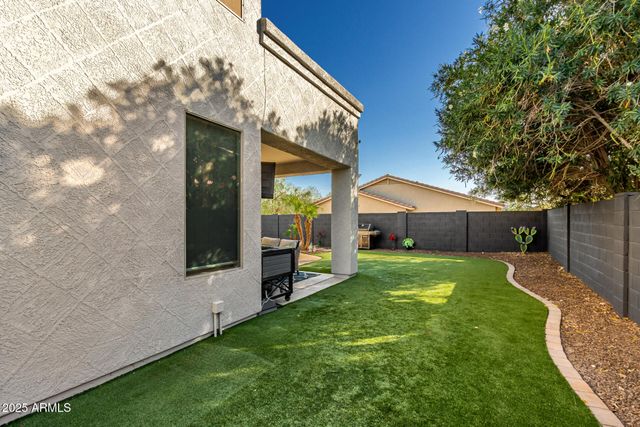 6409 W LUCIA Drive, Phoenix, AZ 85083