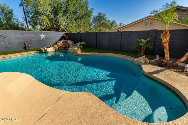 6409 W LUCIA Drive, Phoenix, AZ 85083