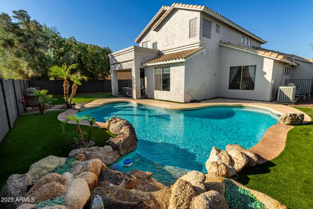 6409 W LUCIA Drive, Phoenix, AZ 85083