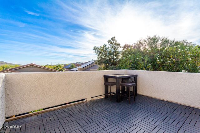 6409 W LUCIA Drive, Phoenix, AZ 85083