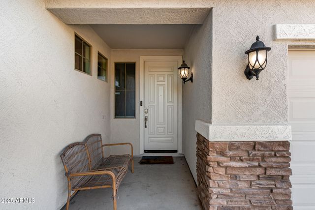 6409 W LUCIA Drive, Phoenix, AZ 85083