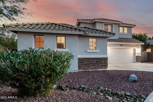 6409 W LUCIA Drive, Phoenix, AZ 85083