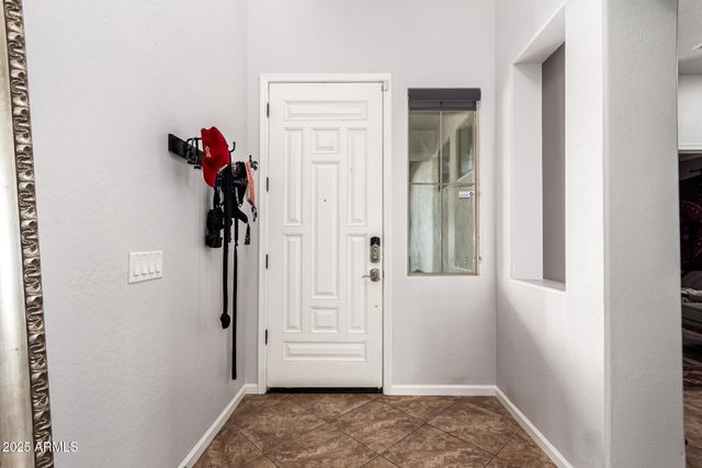 6409 W LUCIA Drive, Phoenix, AZ 85083