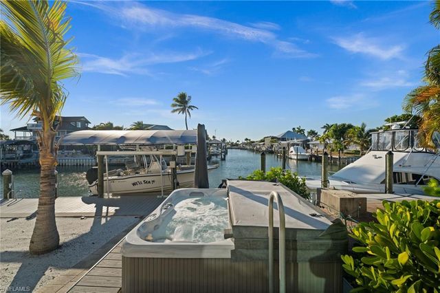 2391 Oleander ST, St. James City, FL 33956