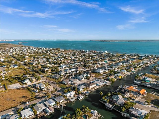 2391 Oleander ST, St. James City, FL 33956