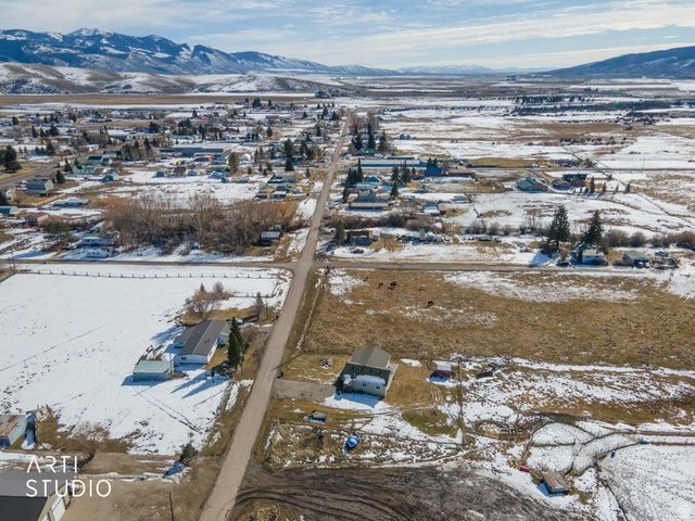 510 100 W, Georgetown, ID 83239