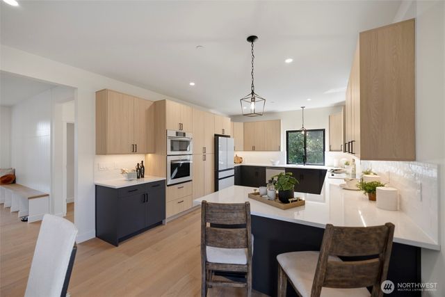 20101 75th Avenue NE, Kenmore, WA 98028