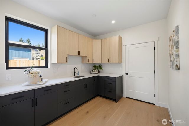 20101 75th Avenue NE, Kenmore, WA 98028