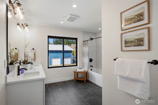 20101 75th Avenue NE, Kenmore, WA 98028