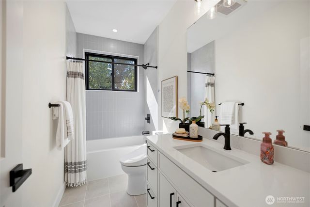 20101 75th Avenue NE, Kenmore, WA 98028