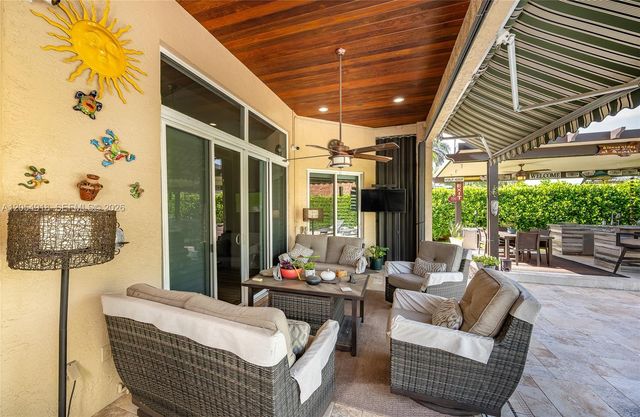 1551 SW 52nd Ter, Plantation, FL 33317