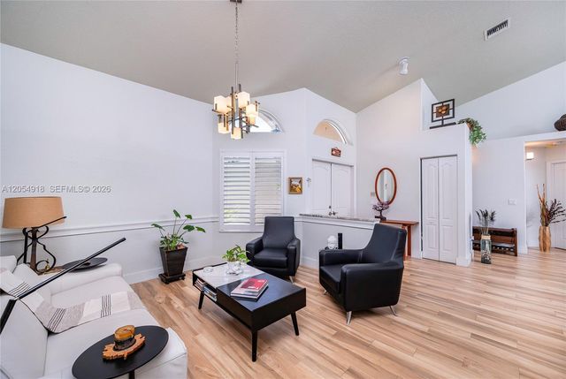 1551 SW 52nd Ter, Plantation, FL 33317