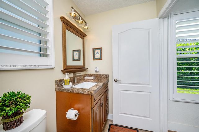1551 SW 52nd Ter, Plantation, FL 33317
