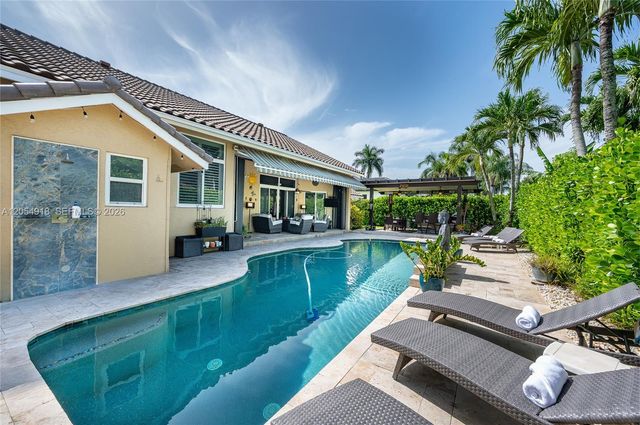 1551 SW 52nd Ter, Plantation, FL 33317