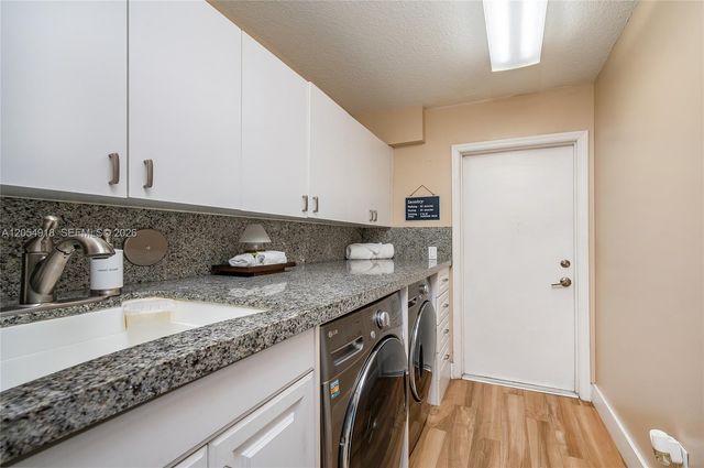 1551 SW 52nd Ter, Plantation, FL 33317