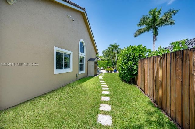 1551 SW 52nd Ter, Plantation, FL 33317