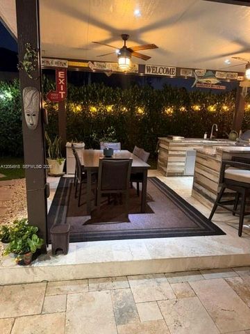 1551 SW 52nd Ter, Plantation, FL 33317