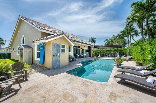 1551 SW 52nd Ter, Plantation, FL 33317