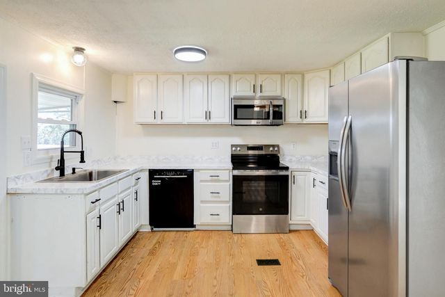 5497 STAMBAUGH RD, Spring Grove, PA 17362