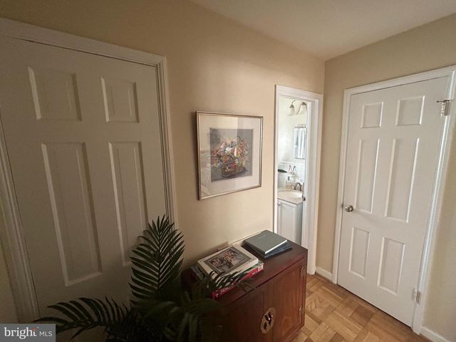 726 OAKLAND STREET, Arlington, VA 22203