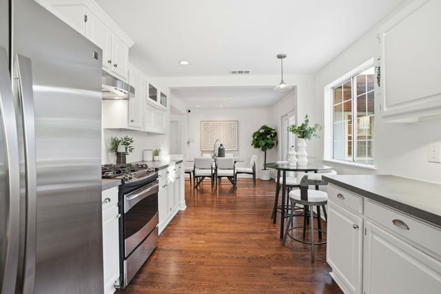 811 7th Avenue, Redwood City, CA 94063