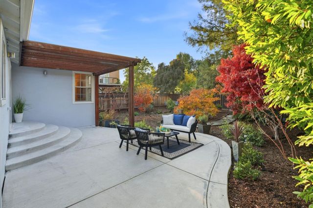 811 7th Avenue, Redwood City, CA 94063
