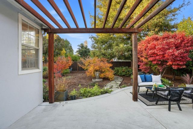 811 7th Avenue, Redwood City, CA 94063