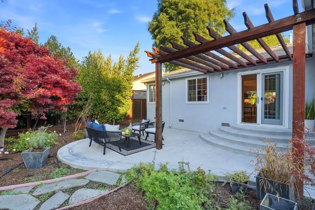 811 7th Avenue, Redwood City, CA 94063