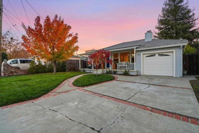 811 7th Avenue, Redwood City, CA 94063