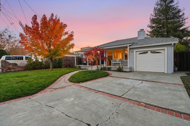 811 7th Avenue, Redwood City, CA 94063