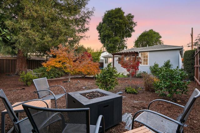 811 7th Avenue, Redwood City, CA 94063