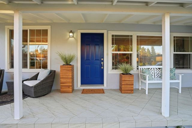 811 7th Avenue, Redwood City, CA 94063