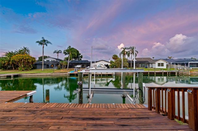 5821 SCHOONER WAY, Tampa, FL 33615