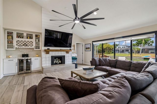 5821 SCHOONER WAY, Tampa, FL 33615