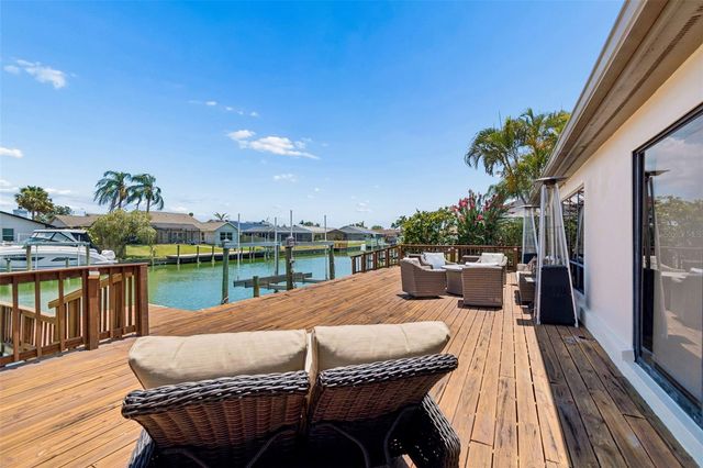 5821 SCHOONER WAY, Tampa, FL 33615