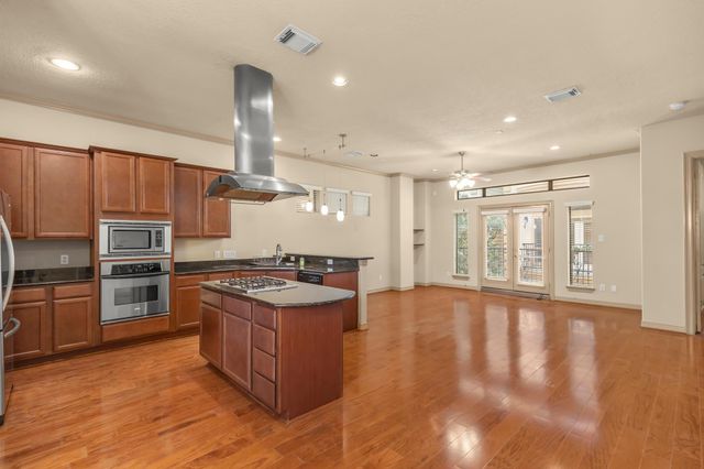 1607 Bass Street B, Houston, TX 77007