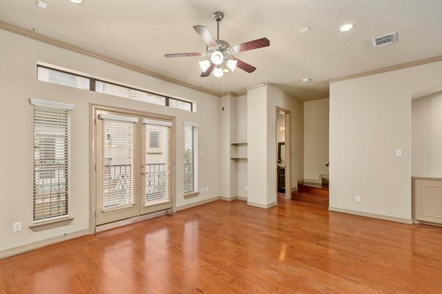 1607 Bass Street B, Houston, TX 77007