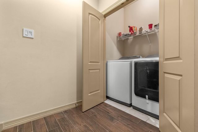 1607 Bass Street B, Houston, TX 77007