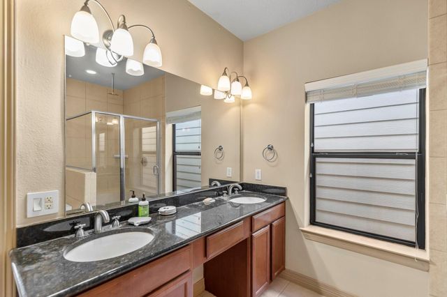 1607 Bass Street B, Houston, TX 77007