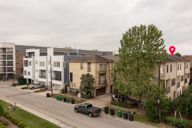 1607 Bass Street B, Houston, TX 77007