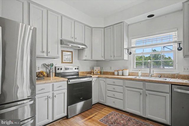 205 SLOAN CT, Wilmington, DE 19808
