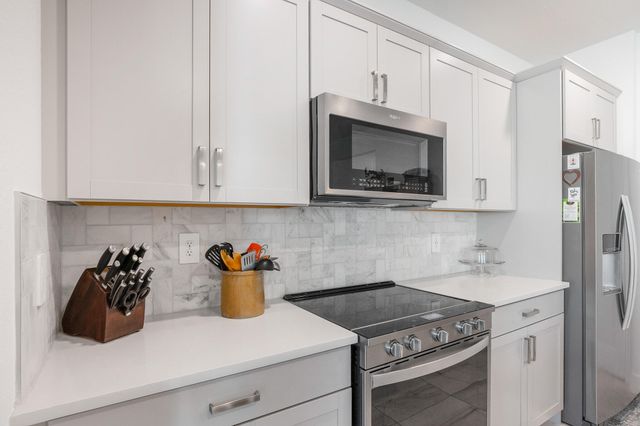 2033 NE Ocean Dunes Drive, Jensen Beach, FL 34957