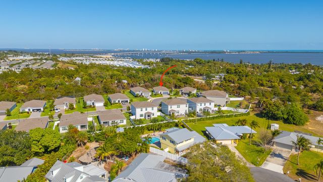2033 NE Ocean Dunes Drive, Jensen Beach, FL 34957