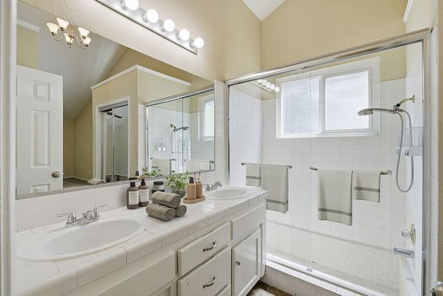 5215 W Fremont Avenue, Fresno, CA 93722